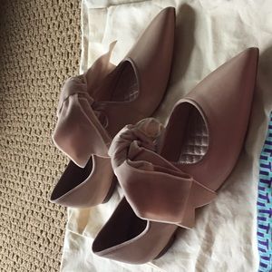NWT Tory Burch Beige Bow Flats 9 REDUCED with bag